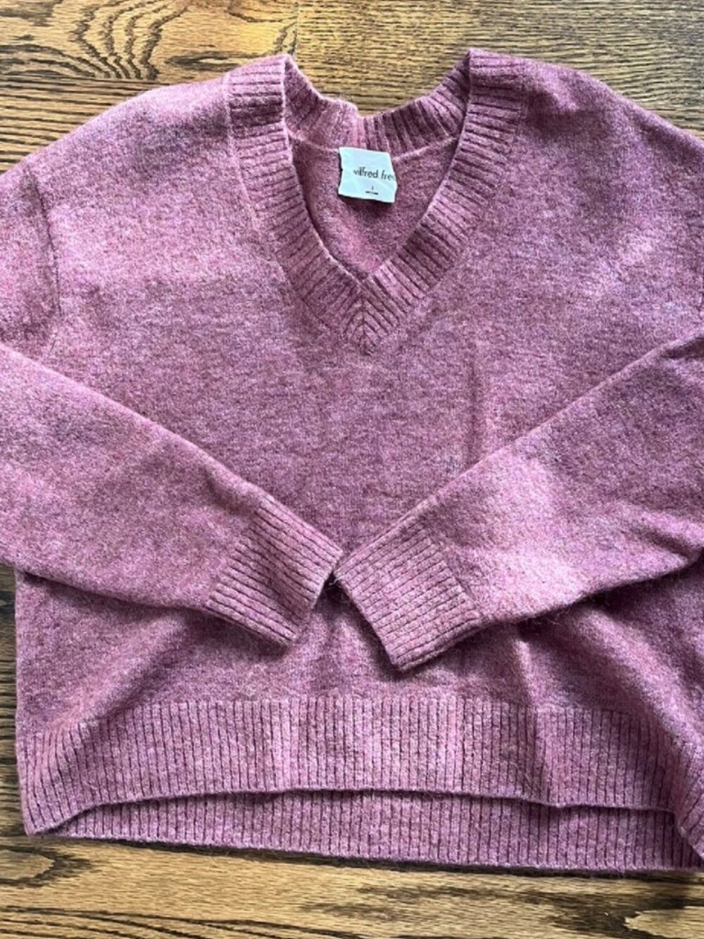 Aritzia Wilfred Free Sweater